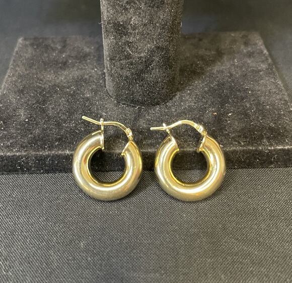 Unbranded Jewelry - Vintage Signed 18 KGP Italy 1" Hoop Earrings Gold Plated